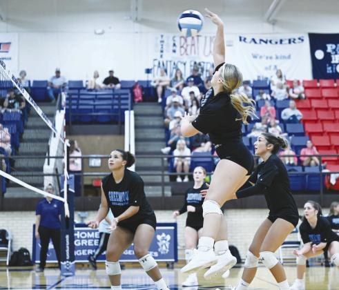 Rangerettes sweep duel meet to start season 2-0