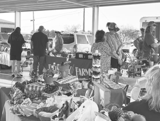 The 1884 Plaza in Stanton continues to be the Tuesday hot spot as area residents come to the Farmer’s Market to eat, purchase crafts and food items, and hang out and listen to live music. Stop by every Tuesday in October from 6-7:30 p.m.