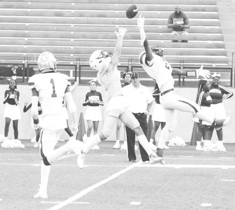 Greenwood’s Cade Rowaldt attempts to make an incredible catch against the Lubbock Estacado Matadors last weekend at Astound Stadium in Midland.