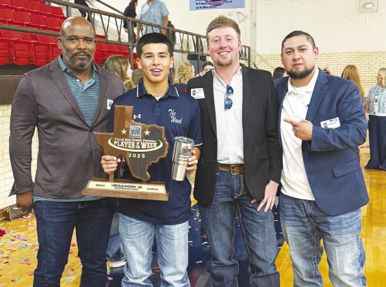 Lincoln Madrid has had a sensational season thus far and earned a pair of accolades for his outstanding performance in Week 6 being named Texas High School Player of the Week and Bailey Toliver Player of the Week.