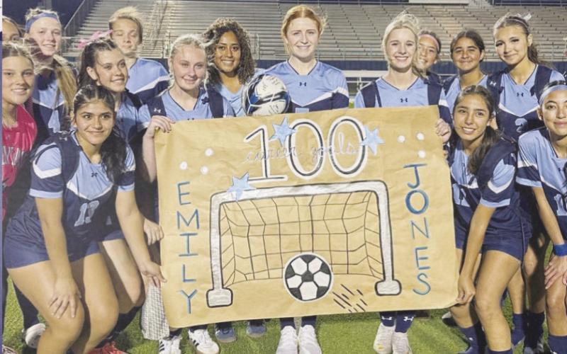 Greenwood soccer dominates Pecos; girls shut out, boys win in penalty kicks