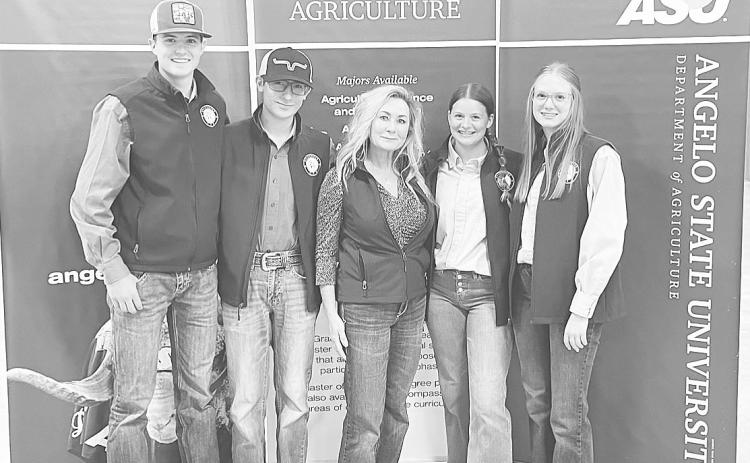 Landen Stewart, Angel Martinez, Coach Lisa Allen, Olivia Agee, and Johnie Bird.