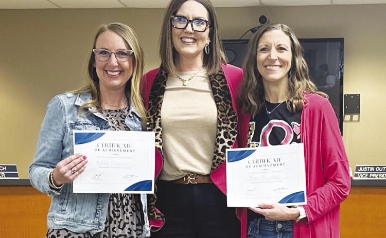 Greenwood Intermediate Principal Heather Bennett (center) celebrated staff graduations. Four teachers recently earned their degree. Pictured are Kelly Glenn who earned her Bachelor Degree and Laci Bridges who earned her Master’s Degree. Also earning her Bachelor’s Degree was Kimberly Stover and earning her Master’s Degree was Megan Whiting.