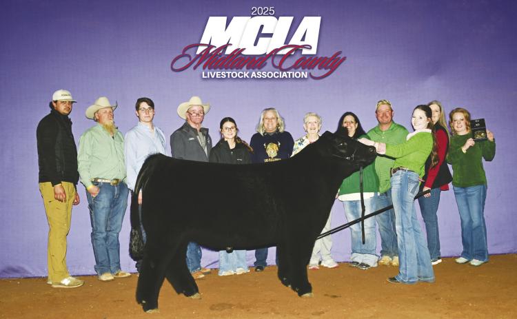 Karlee Robinett received the Senior Showmanship Award at the 2025 Midland County Stock Show.